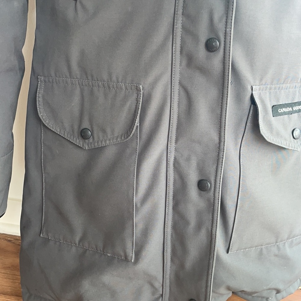 Solid Condition Dark Gray Women’s Canada Goose. M… - image 5